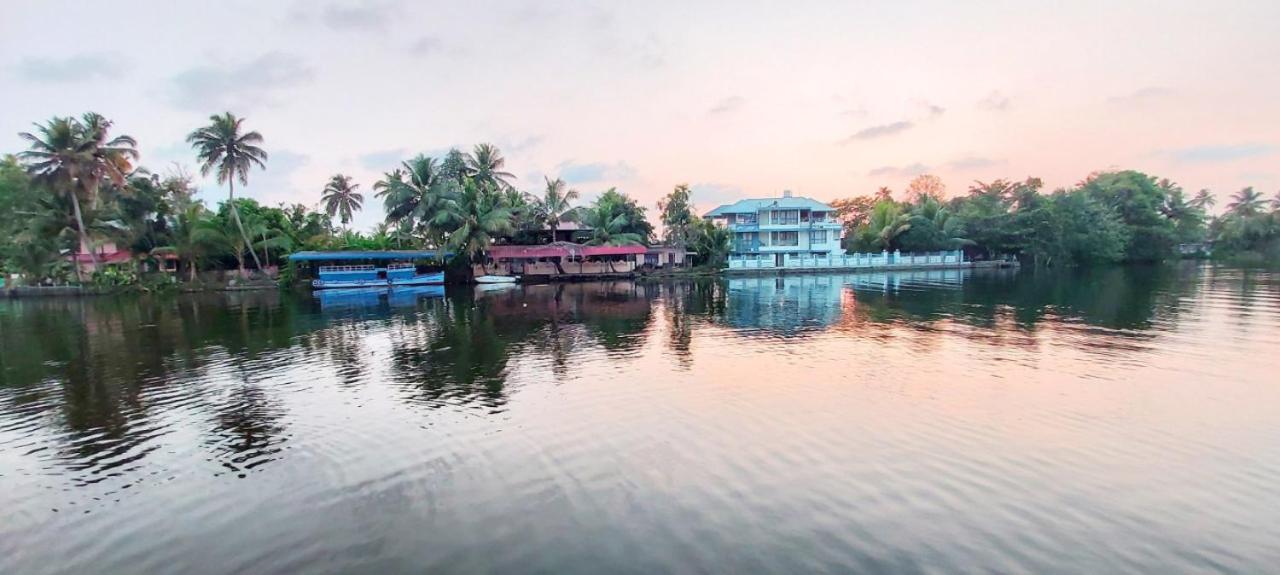 Captains Cabin Backwater Resort Alappuzha Exterior foto